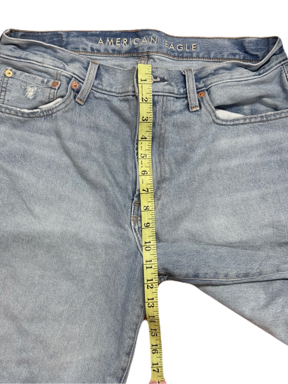 American Eagle Loose Jean Shorts Light Wash Distressed Denim Size 33 - Picture 15 of 16